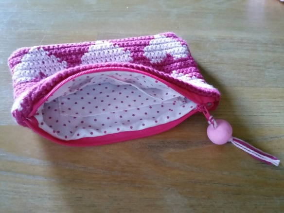 crochet heart zip purse